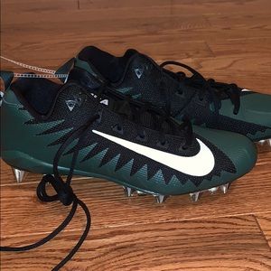 Nike alpha menace football cleats